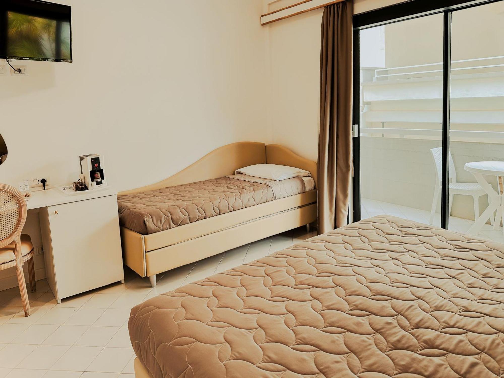 Hotel President Riccione Exterior foto