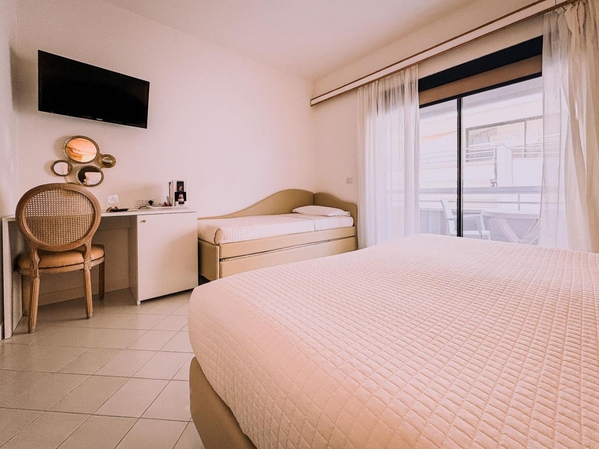 Hotel President Riccione Exterior foto